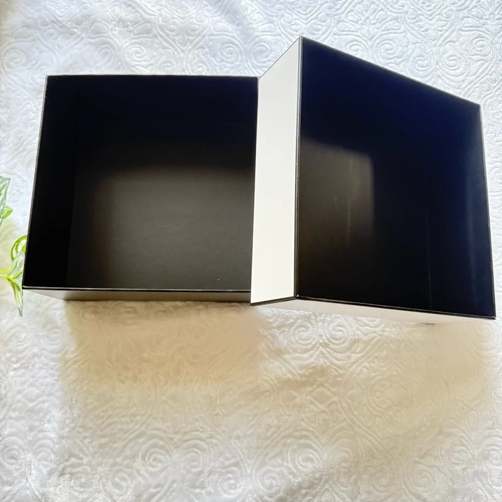 Chanel Empty Gift Box Black & White – Authentic Packaging